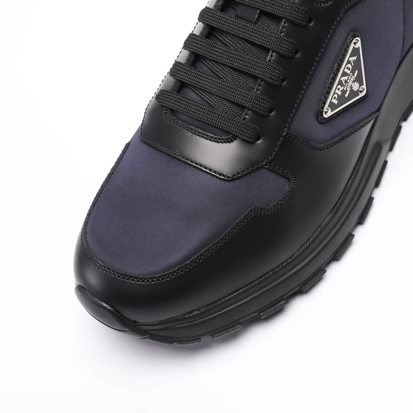 Batch 580 [PRADA] Men's shoes are popular in the counter, official website synchronization, high-quality shipments. Fabric: original cowhide with snakeskin. Lining: cowhide feet + cowhide lining. Outsole: original TPU + foam. Size: 38-46